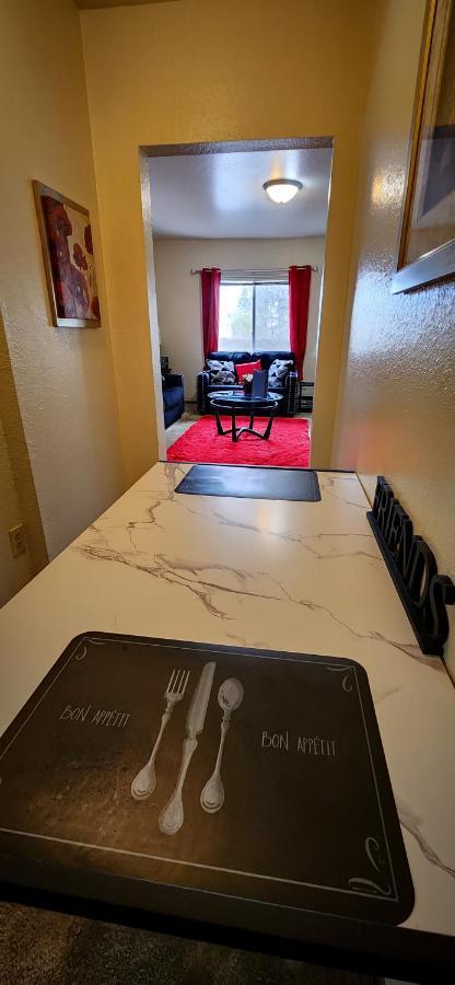 Cozy 1 Bed ~ Close To Soaring Eagle And Downtown 마운트프레젠트 외부 사진